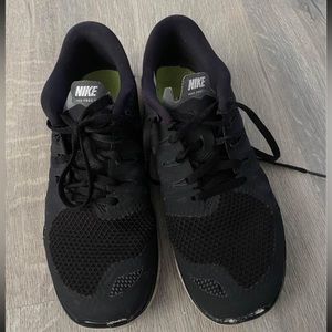 Women’s Nike runners (7.5)